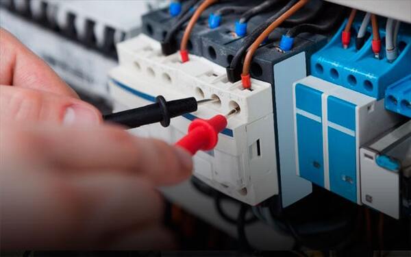 Mantenimiento eléctrico y telecomunicaciones Mantenimiento eléctrico y telecomunicaciones